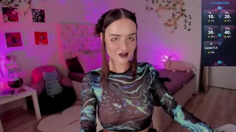 ELLA online show from October 25, 9:19 am