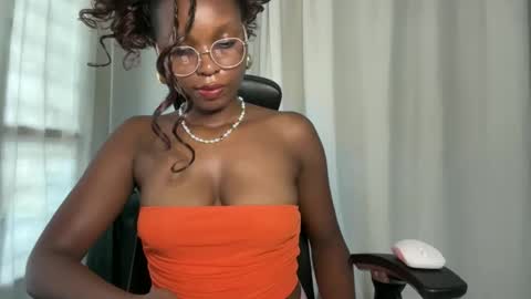 Ella online show from January 17, 8:35 am