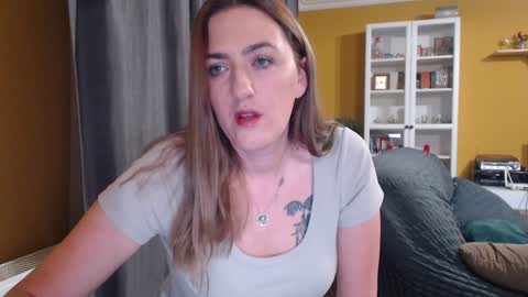 Snapshot of ella_max_live chatting on January 22, 6:42 am Ella  Max online show from January 22, 6:42 am