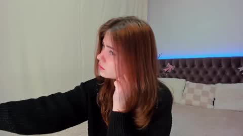 Ella Mayers online show from March 9, 9:14 pm