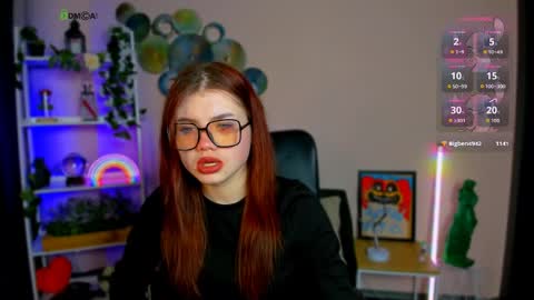 Ella online show from April 18, 7:58 pm