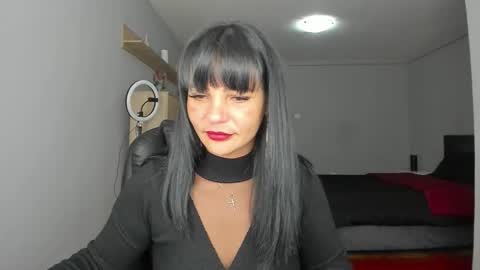 Ella online show from September 28, 9:02 pm