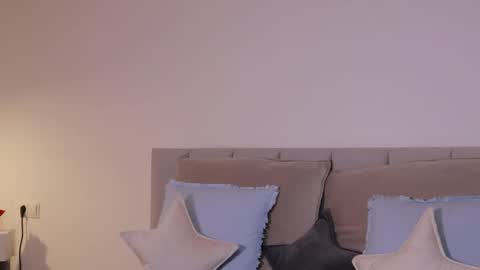 Ella online show from February 23, 7:28 pm