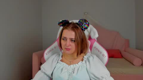 EllaBells online show from April 9, 5:22 am