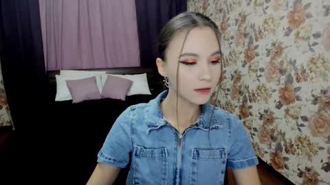 ellacurtis online show from October 4, 3:15 am