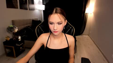 ellacurtis online show from February 4, 6:23 pm