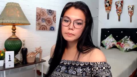 Snapshot of ellahollywood1818 chatting on December 4, 4:10 pm CINDERELLA online show from December 4, 4:10 pm