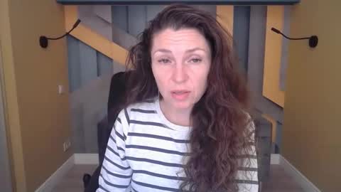 EllaLongs online show from December 2, 12:25 pm