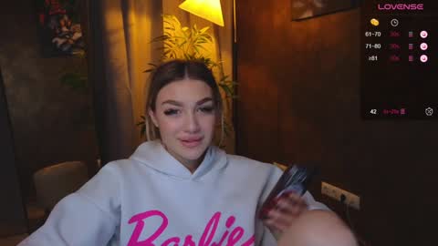 ellamilla online show from January 6, 11:29 am