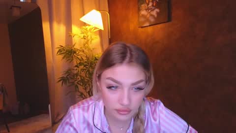 ellamilla online show from January 7, 11:26 am