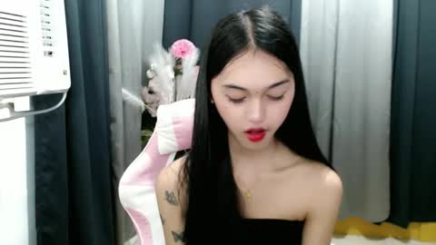 ELLA online show from May 6, 3:29 pm