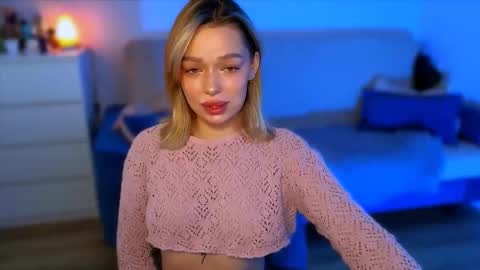 Ella online show from November 12, 5:43 am