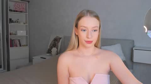 elldiana online show from March 3, 5:25 am