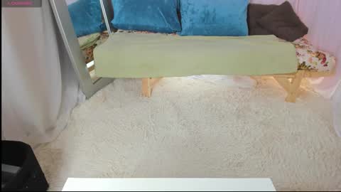 elle_ellise online show from November 29, 8:00 am