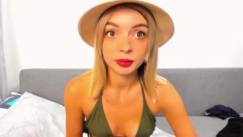 ellen_flow online show from October 5, 9:55 pm