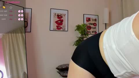 elli_anderson online show from December 22, 3:13 am