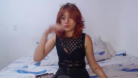 Snapshot of ellie_andy19 chatting on February 3, 3:42 am kev  dani online show from February 3, 3:42 am