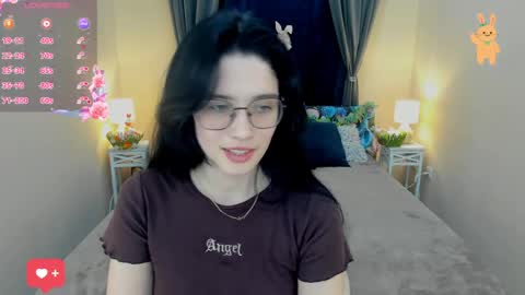 ellie_magic online show from April 1, 1:41 pm