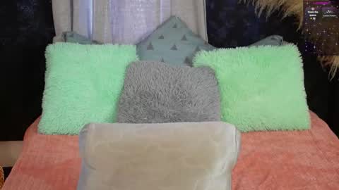 Ellie Ramos online show from October 17, 4:55 pm