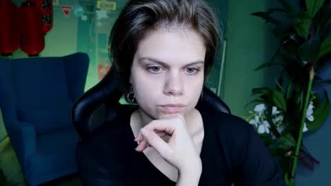 elliemurler online show from October 1, 9:19 am