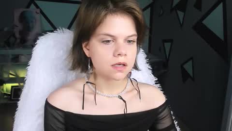 elliemurler online show from October 19, 9:36 am