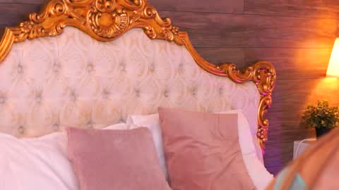 Ellie online show from October 30, 10:05 am