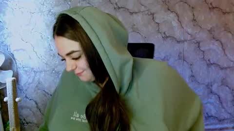 Ellie online show from September 25, 6:53 am