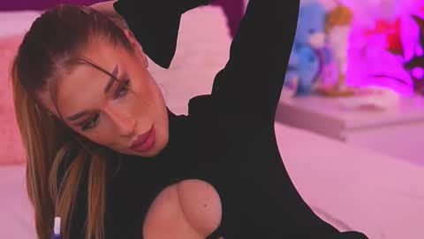 EllinaNuria online show from March 29, 9:44 am