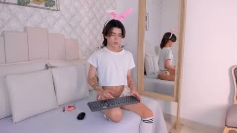    online show from February 17, 7:35 pm