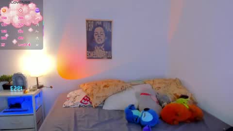 elliotvolkov online show from May 13, 2:49 pm