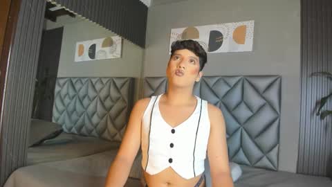 Ellis  online show from November 1, 11:59 pm