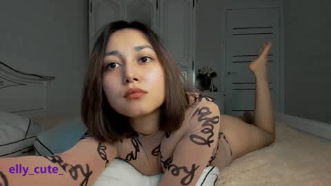 Elly Cute  online show from January 25, 1:32 am