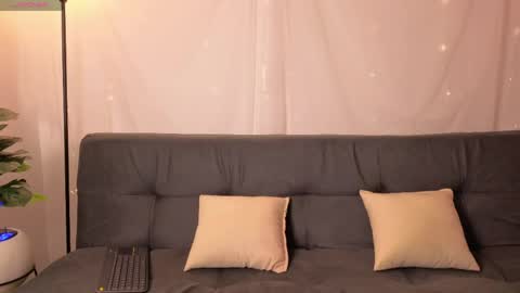 elly online show from May 21, 2:07 am