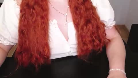 Elly online show from April 19, 6:10 pm