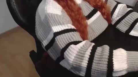 Elly online show from February 21, 2:31 pm