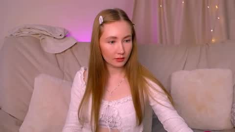 Elly online show from November 14, 3:20 am