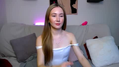 Elly online show from October 22, 3:10 am