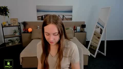 elma_lily online show from September 16, 6:05 am