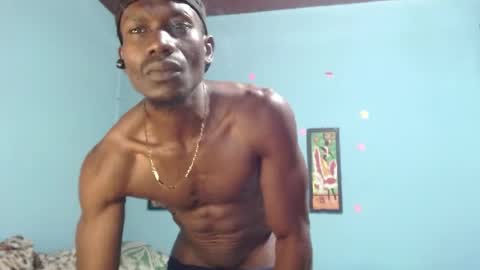 elmiltonnjakee online show from April 21, 1:31 am