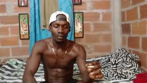 elmiltonnjakee online show from June 15, 1:52 am