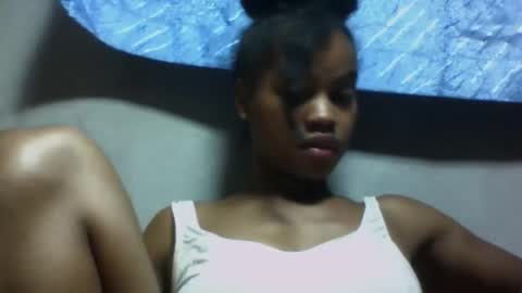 elodie228680 online show from June 2, 7:10 am
