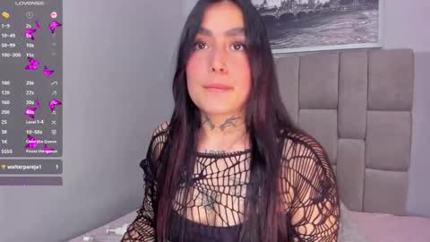 Elodie  online show from December 19, 3:51 pm