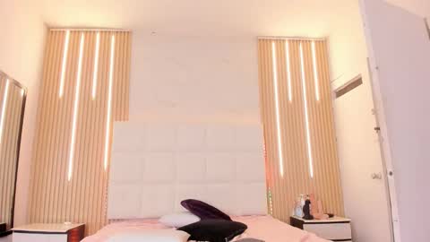 elody_rousse online show from February 26, 12:52 pm