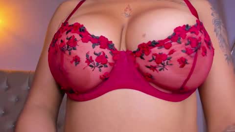 Maya online show from November 24, 10:14 am