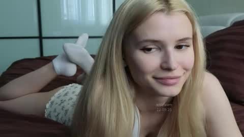 Snapshot of elsafawn chatting on September 22, 12:53 pm elsa online show from September 22, 12:53 pm