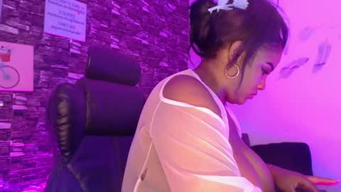 elsiemorrison online show from September 16, 6:55 pm