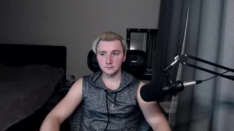 Snapshot of elvin_vaenight chatting on October 14, 12:24 am Elvin Vaenight online show from October 14, 12:24 am