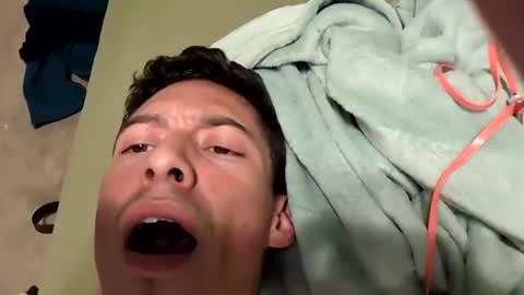 elyeyo216 online show from December 20, 4:08 am