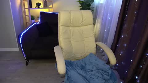 Call me Elis online show from January 15, 12:25 pm