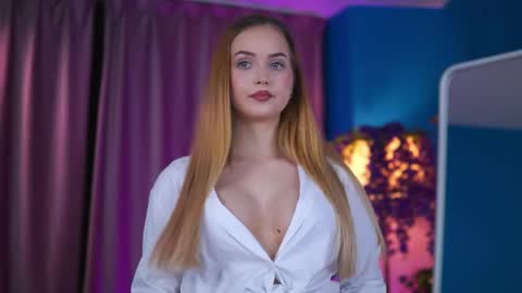 Elyssa online show from April 6, 6:53 pm